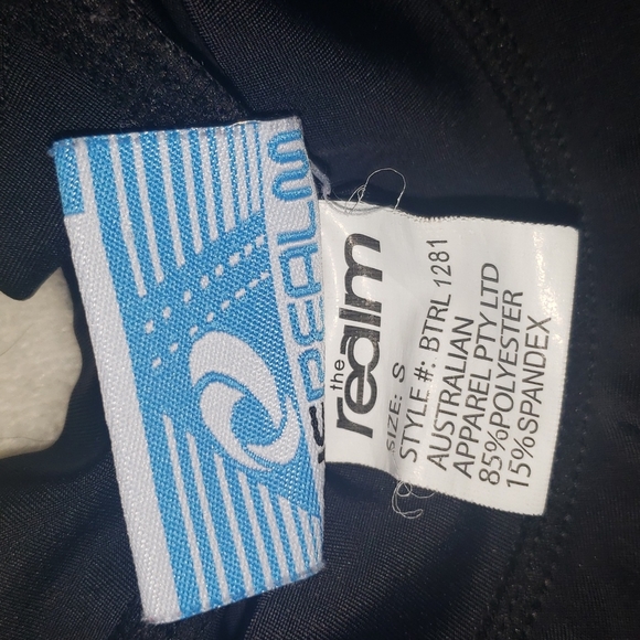 The Realm Rash Guard Small - Picture 5 of 6